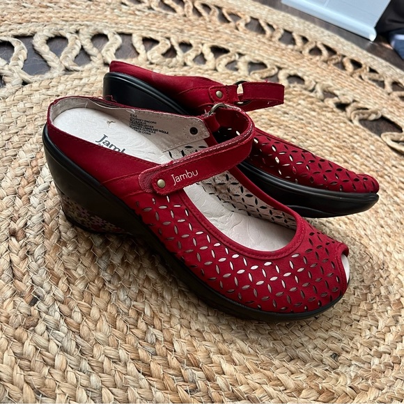 Women’s Red Jambu Pluto Mary Jane Heels Size 8M - Picture 1 of 6
